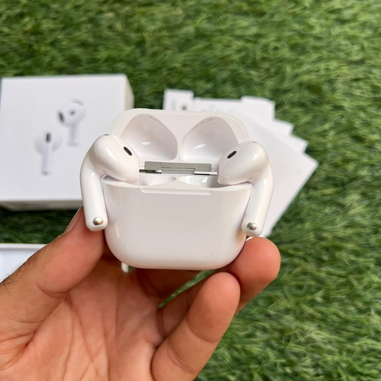 AirPods 4